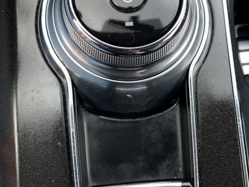 Used 2017 Ford Fusion SE w/ Fusion SE Technology Package image 25