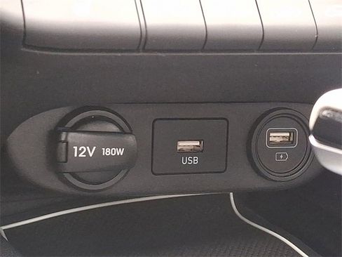 Certified 2022 Hyundai Elantra Limited image 25