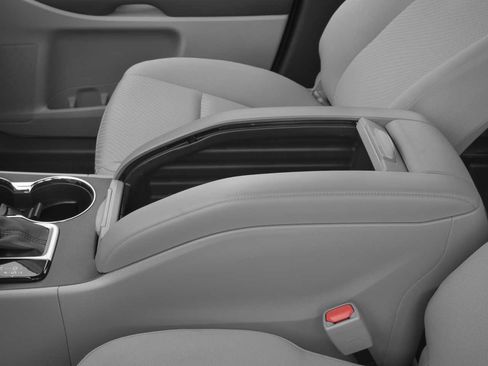 Used 2018 Toyota Highlander LE image 13