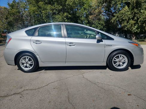 Used 2010 Toyota Prius Two image 9