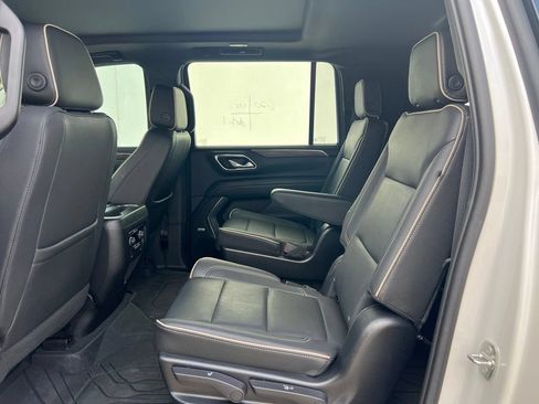 Used 2023 Chevrolet Suburban Premier AWD/4WD image 9