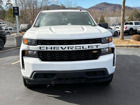 Used 2022 Chevrolet Silverado 1500 Custom w/ Safety Confidence Package image 3