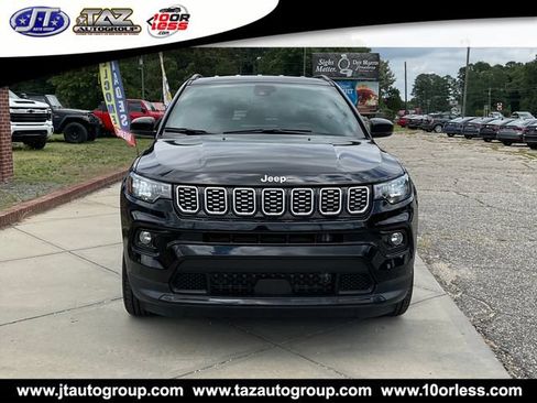 Used 2025 Jeep Compass Limited AWD/4WD image 2