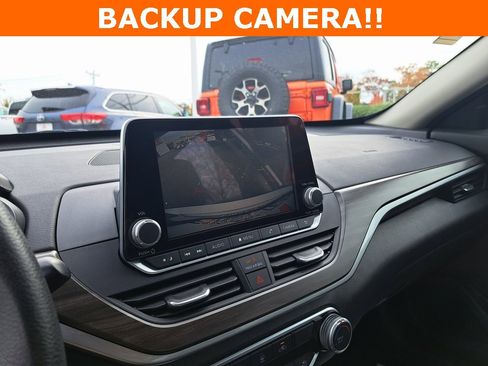 Used 2023 Nissan Altima 2.5 SV image 17