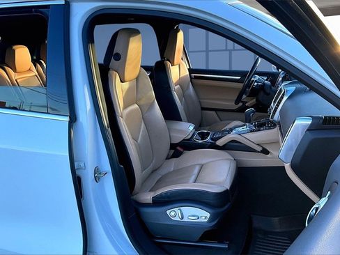 Used 2016 Porsche Cayenne image 7