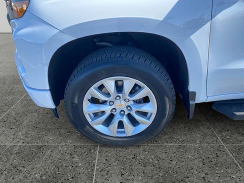 Used 2025 Chevrolet Silverado 1500 Custom image 14