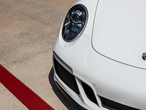 Certified 2018 Porsche 911 Carrera 4 GTS AWD/4WD image 19