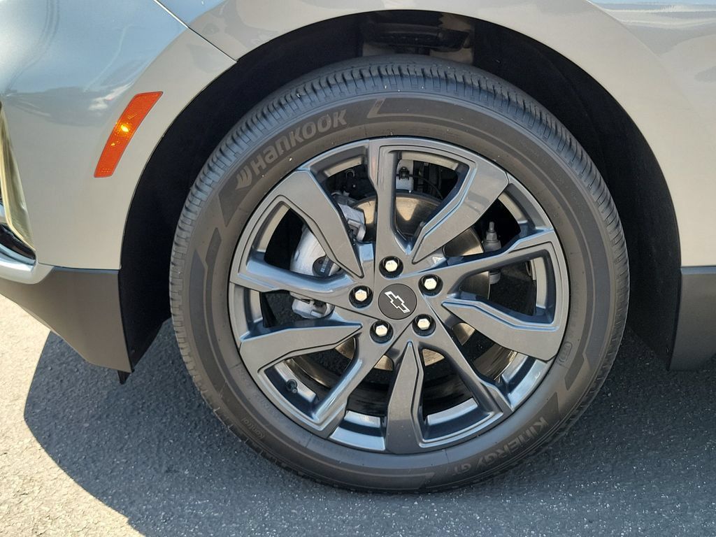 Used 2023 Chevrolet Equinox RS FWD image 26