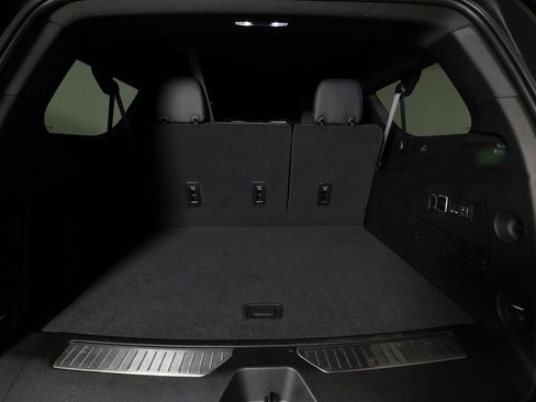 Used 2026 GMC Yukon XL Denali w/ Denali Reserve Package image 13