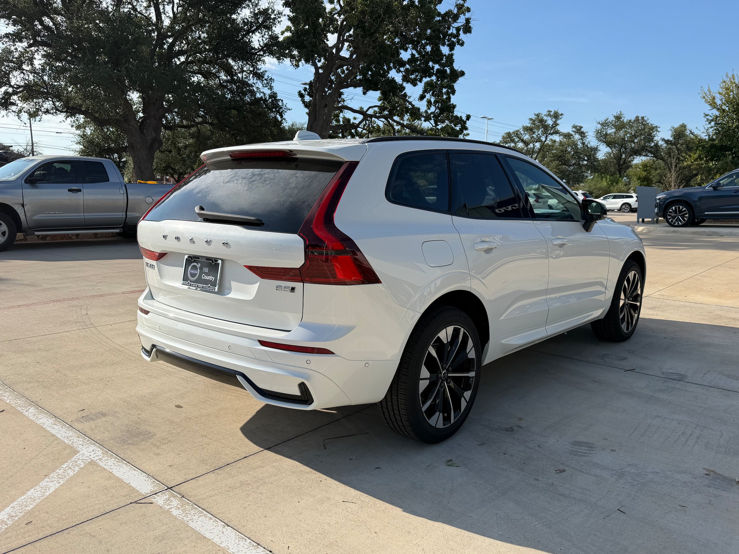 Certified 2026 Volvo XC60 B5 Plus w/ Climate Package PRO AWD/4WD image 6