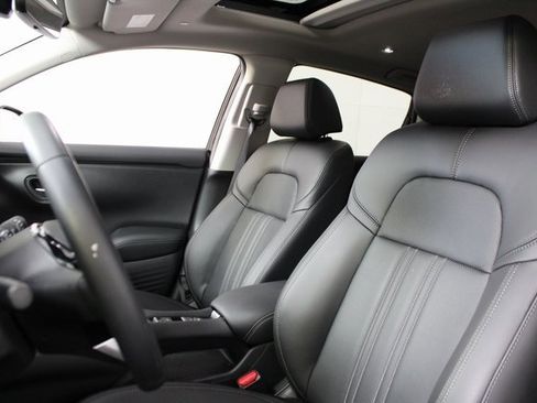 Used 2026 Honda HR-V EX-L image 11