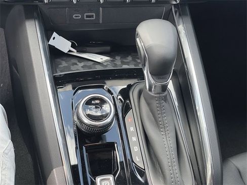 New 2026 GMC Canyon Elevation w/ Convenience Package image 16