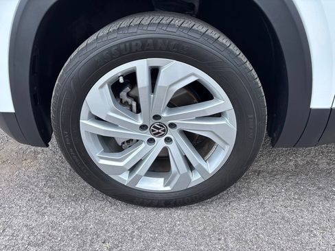 Certified 2023 Volkswagen Atlas SE FWD image 9