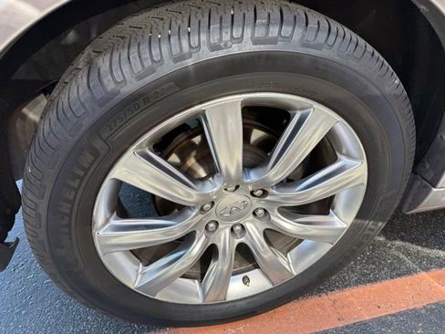Used 2013 INFINITI QX56 4WD w/ Theater Pkg image 15