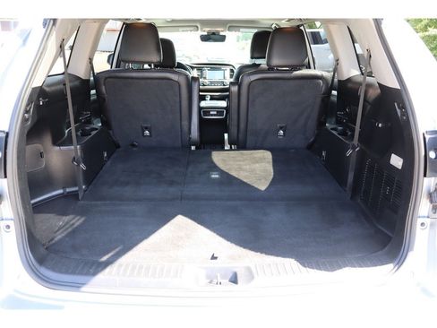 Used 2019 Toyota Highlander XLE AWD/4WD image 9