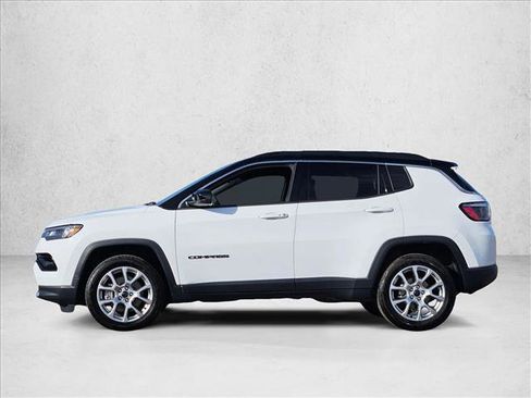 Used 2025 Jeep Compass Limited image 8