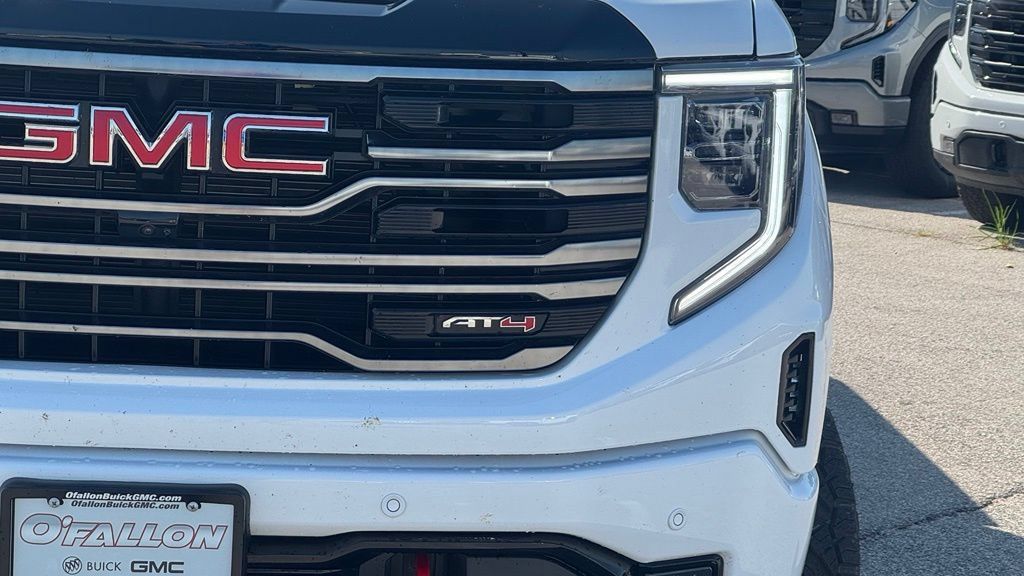 Used 2026 GMC Sierra 1500 AT4 w/ AT4 Premium Package AWD/4WD image 8