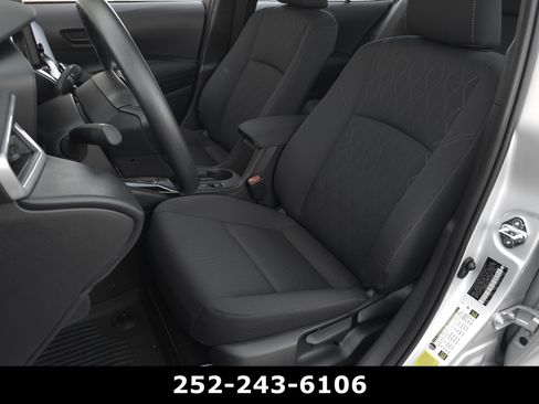 Used 2026 Toyota Corolla LE image 9