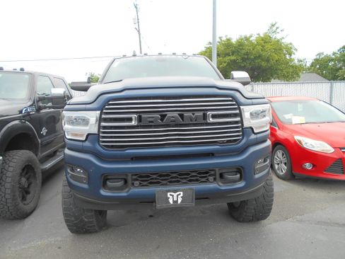 Used 2022 RAM 3500 Laramie AWD/4WD image 2