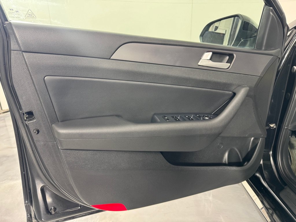 Used 2017 Hyundai Sonata Sport w/ Value Edition Package 02 FWD image 11