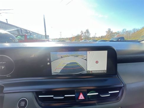 Used 2024 Kia Seltos SX w/ SX Sunroof Package image 17