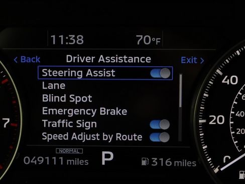 Used 2022 Mitsubishi Outlander SE image 32