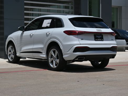 Used 2025 Audi Q5 Premium Plus w/ Premium Plus AWD/4WD image 7
