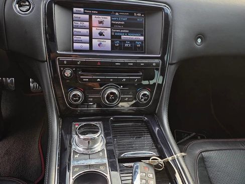 Used 2014 Jaguar XJ R LWB RWD image 17