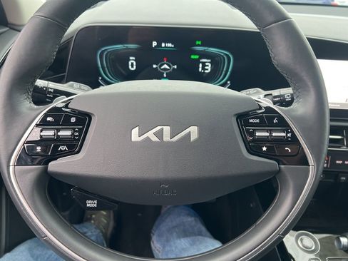 Certified 2023 Kia Niro EX image 63