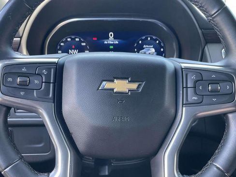 Used 2024 Chevrolet Suburban LT RWD image 29