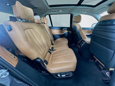 Used 2022 BMW X7 xDrive40i image 8