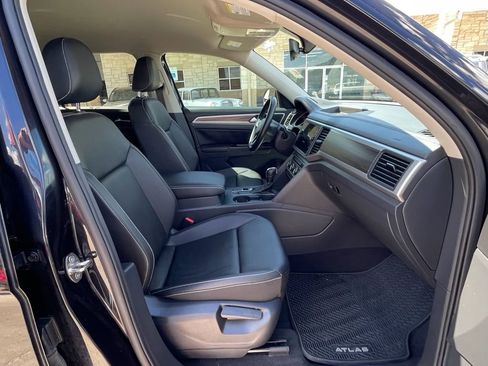 Used 2021 Volkswagen Atlas SE w/ Towing Package image 31