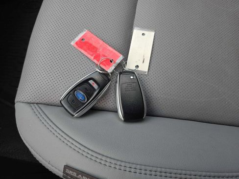 Used 2018 Subaru Outback 2.5i Limited image 16