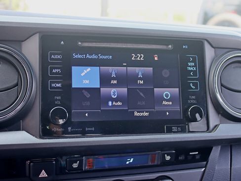 Used 2016 Toyota Tacoma TRD Sport AWD/4WD image 23