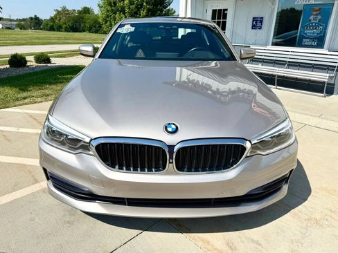 Used 2017 BMW 530i xDrive AWD/4WD image 3