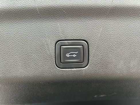 Used 2023 GMC Yukon XL Denali AWD/4WD image 58