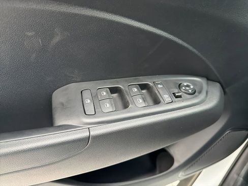 New 2026 Hyundai Venue SEL FWD image 32
