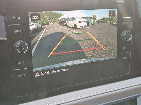 New 2025 Volkswagen Taos SE image 16