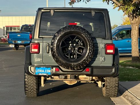 Used 2024 Jeep Wrangler Willys image 7