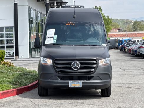 Used 2024 Mercedes-Benz eSprinter 170 Cargo image 8