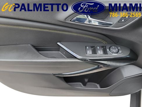 Used 2024 Chevrolet Trax LT w/ Driver Confidence Package FWD image 16