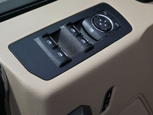 Used 2019 Ford F150 XLT w/ Equipment Group 302A Luxury AWD/4WD image 15