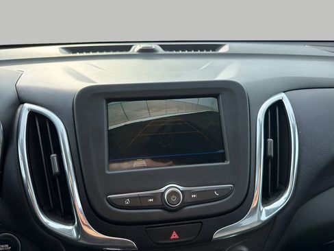 Used 2019 Chevrolet Equinox LT image 18