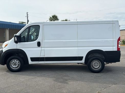 Used 2023 RAM ProMaster 2500 FWD image 3