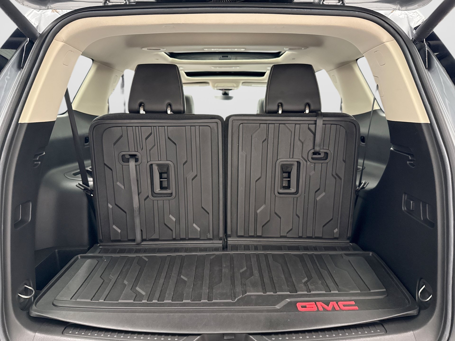 Used 2023 GMC Acadia Denali w/ Denali Ultimate Package FWD image 25