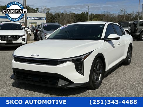 Used 2025 Kia K4 LXS image 1