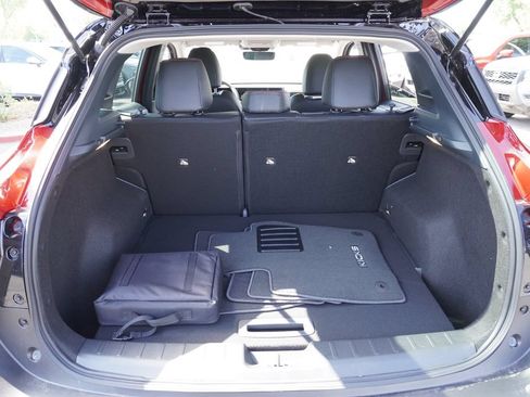 Used 2025 Nissan Kicks SR w/ Interior Electronics Package FWD image 8