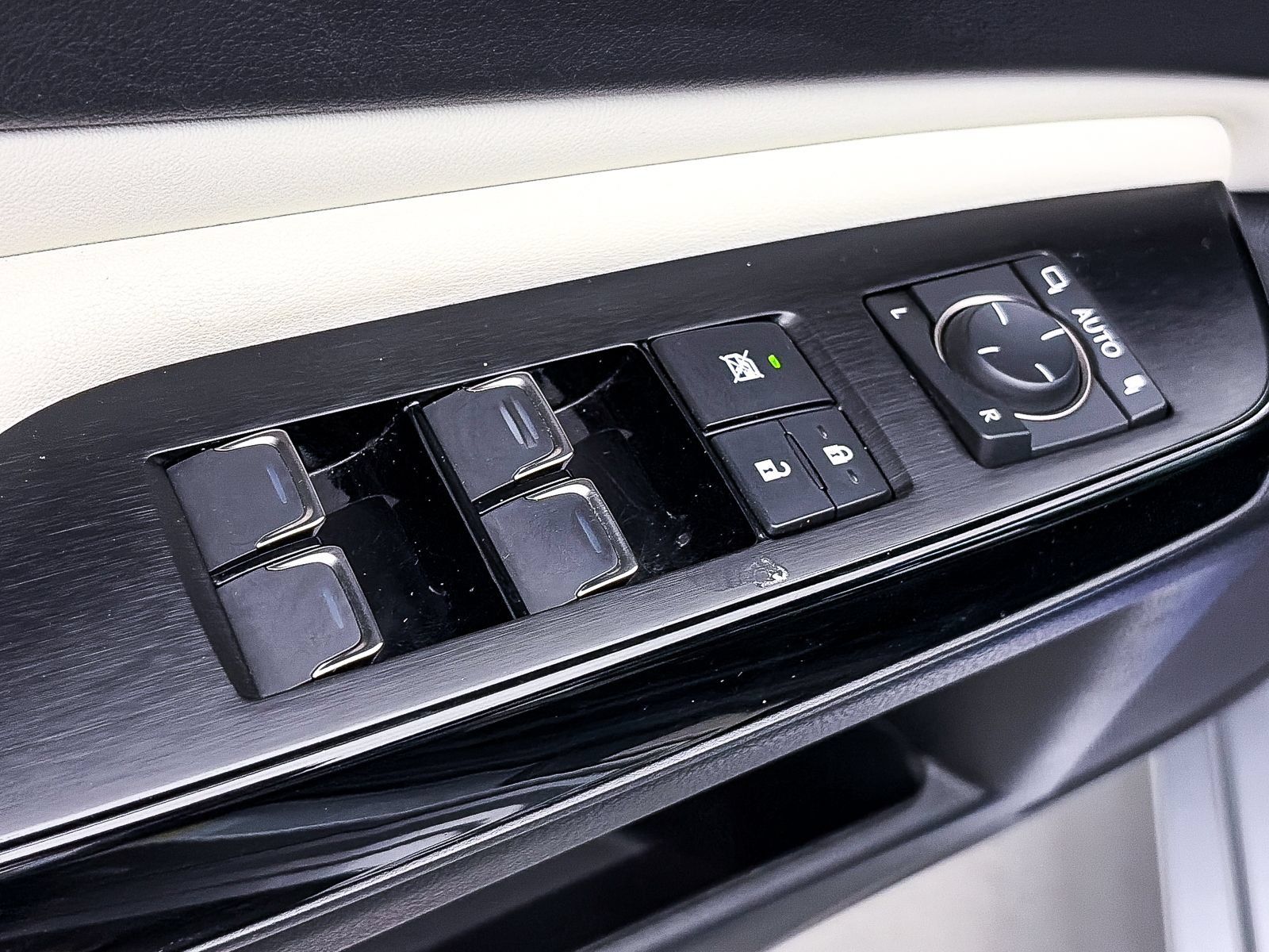 Used 2024 Lexus ES 300h F Sport FWD image 23