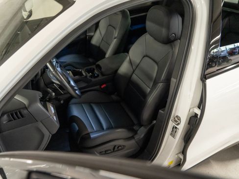 Certified 2024 Porsche Cayenne S AWD/4WD image 5