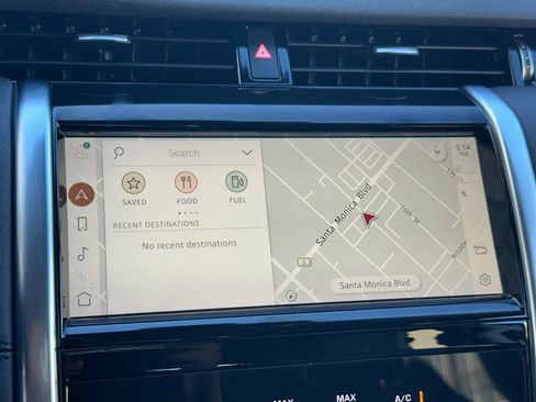 Used 2022 Land Rover Discovery Sport SE image 22